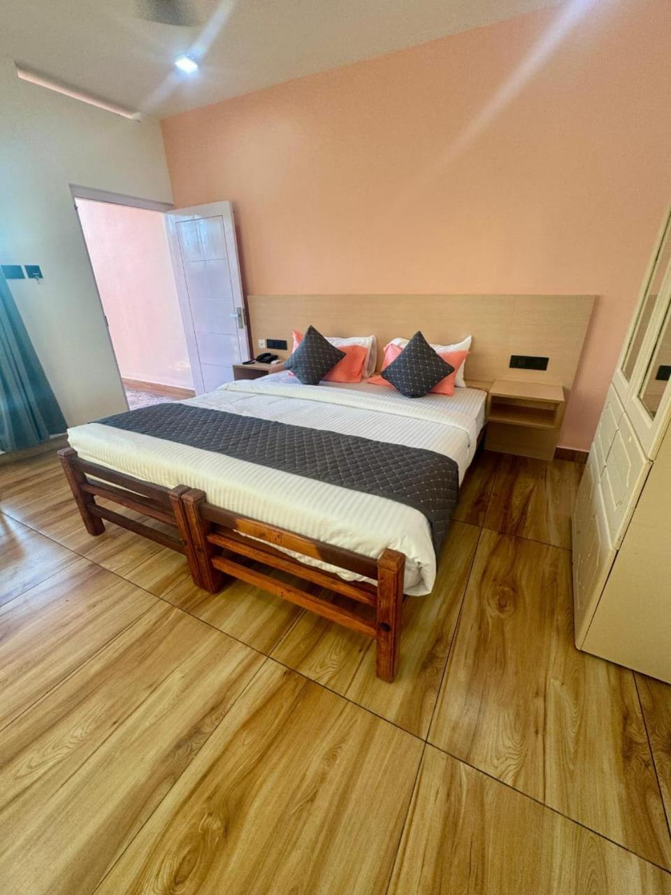 Beach House Varkala By Palmyra Екстер'єр фото