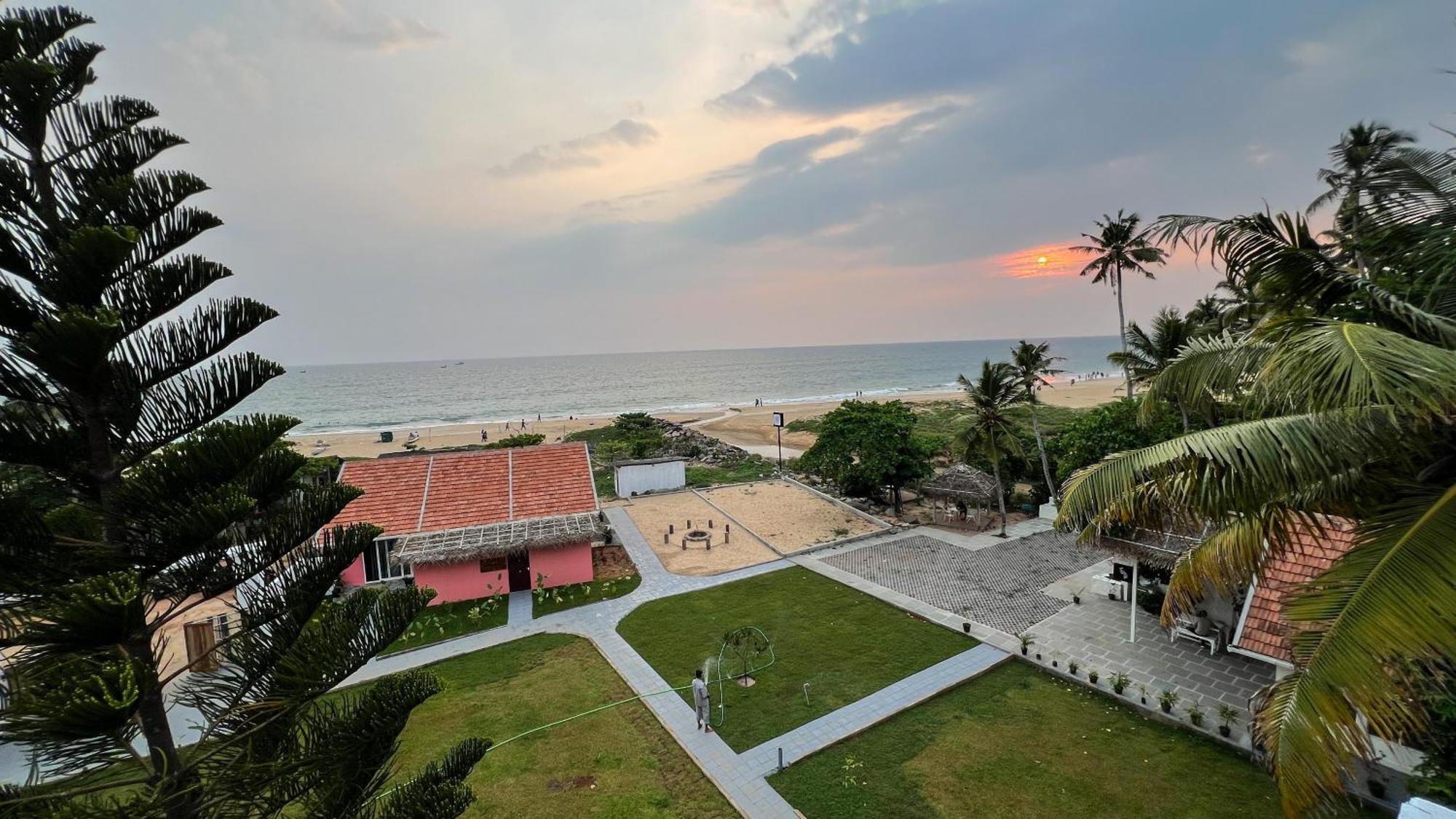 Beach House Varkala By Palmyra Екстер'єр фото